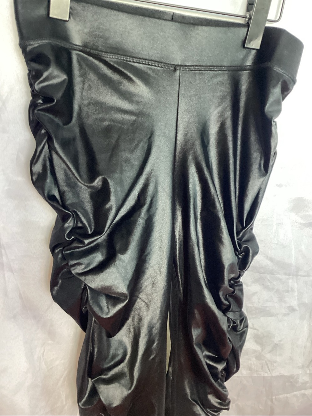 Alo Black Ruched Satin Leggings - - Picture 4 of 12